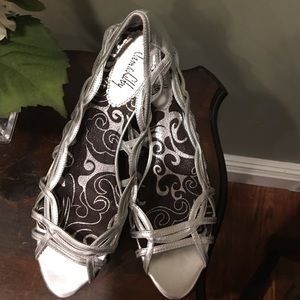 SAM & LIBBY ROCKABILLY SILVER DRESS FLAT