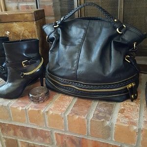 Black Bucket BAG w Strap