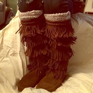 NWOT Minnetonka 5 Layer Boots