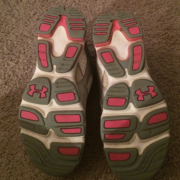Under Armour Running shoes - Picture 3 of 4