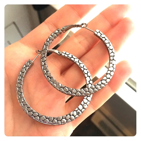 1 inch silver hoop earrings
