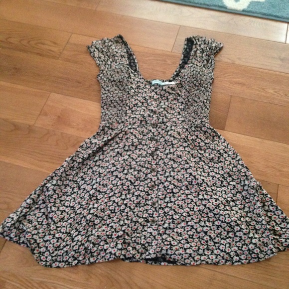 kimchi blue size XS flower patterned dress!