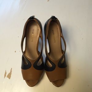 Sole Society Black/Camel platform heels