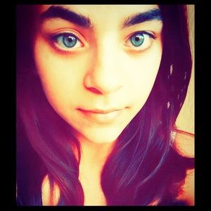 Meet your Posher, Connie