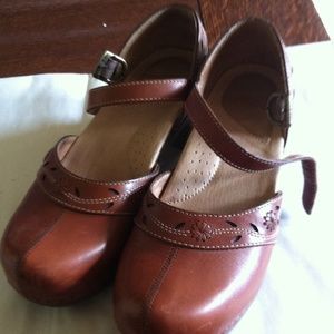 Dansko maryjanes