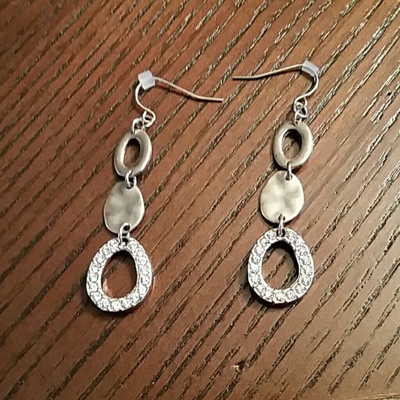 Premier Designs dangle earrings