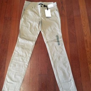 New York and company low rise legging. New.