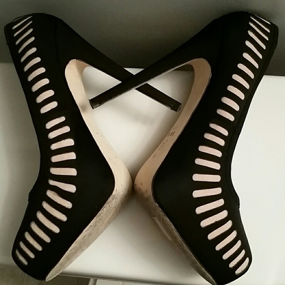 Show Stopper - Black & Cream - Picture 2 of 5