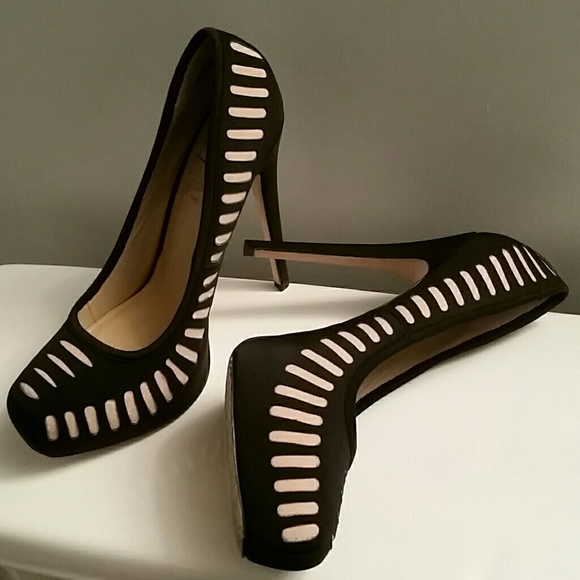 Show Stopper - Black & Cream - Picture 3 of 5