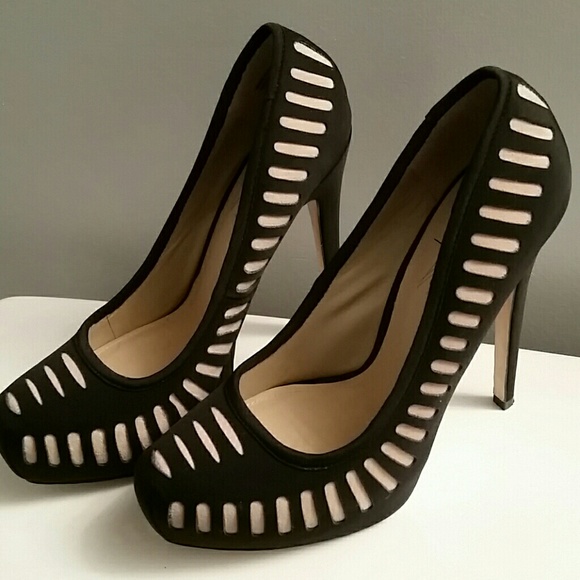 Show Stopper - Black & Cream - Picture 4 of 5