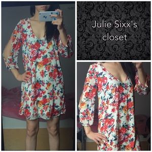 SALE! NEW Lulu's chiffon flower casual dress