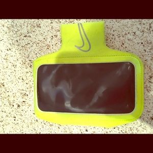 🔴 CLEARANCE🔴 Nike phone band!