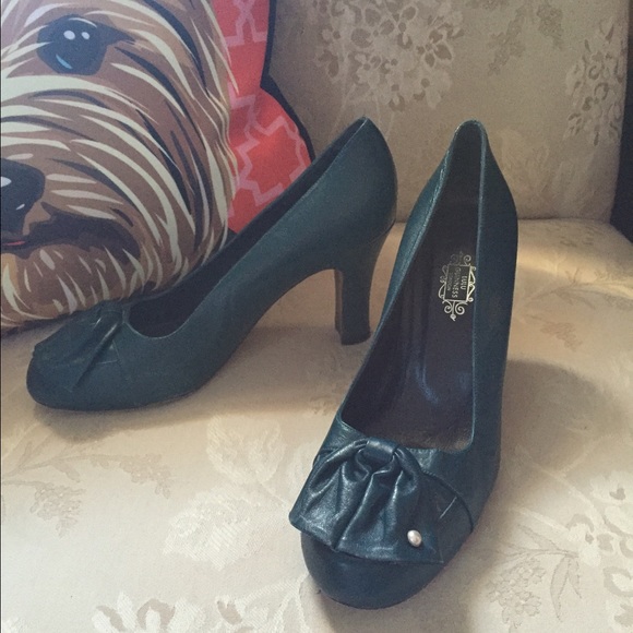 LuLu Guinness of London Teal Pumps