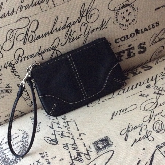 NWOT COACH wristlet - black w/ cream stitching - Picture 1 of 3