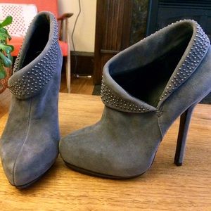 Sz 37 Rock & Republic Angie Studded Suede Booties