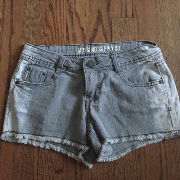 🔳DISTRESSED FADED JEAN SHORTS🔳