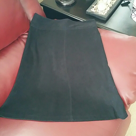 Faux suede black skirt - Picture 1 of 1