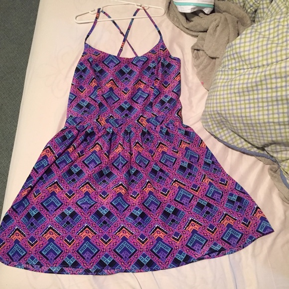 Super cute summer dress, open back! Size M