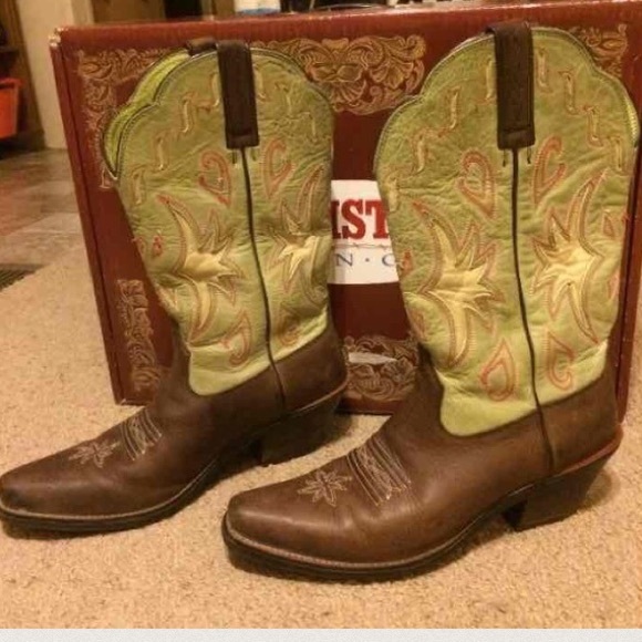 ARIAT Boots sz8.5