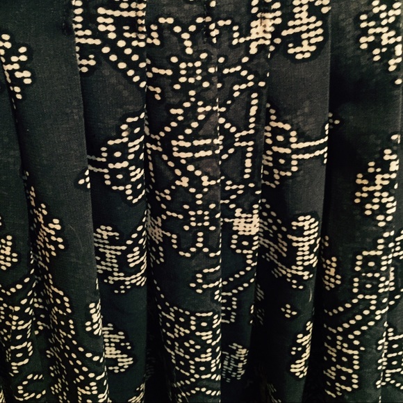 Pleated GAP skirt - Picture 3 of 4