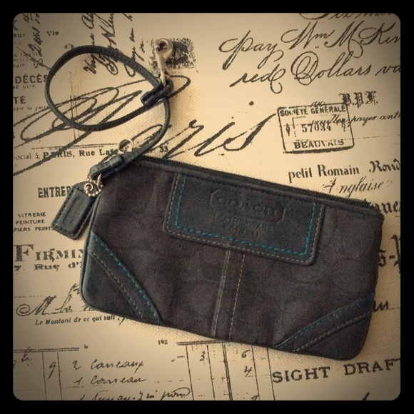 EC COACH blk signature wristlet w/ teal stitching - Picture 1 of 4