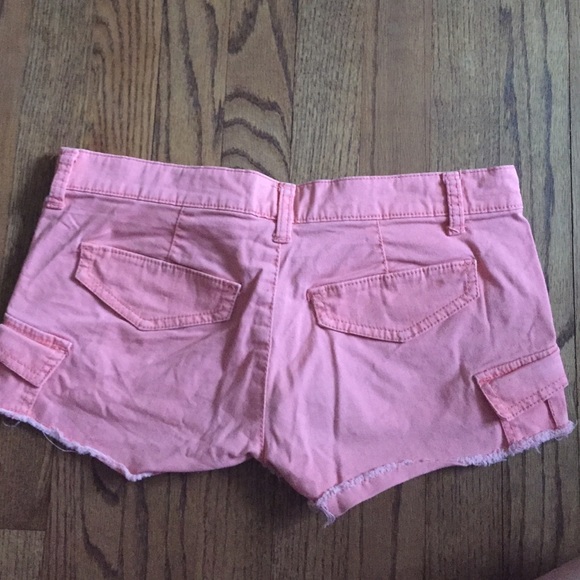 PEACH SHORTS🍑 - Picture 2 of 3