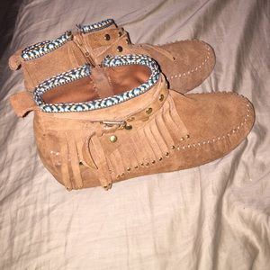 Cute moccasin fringe boots