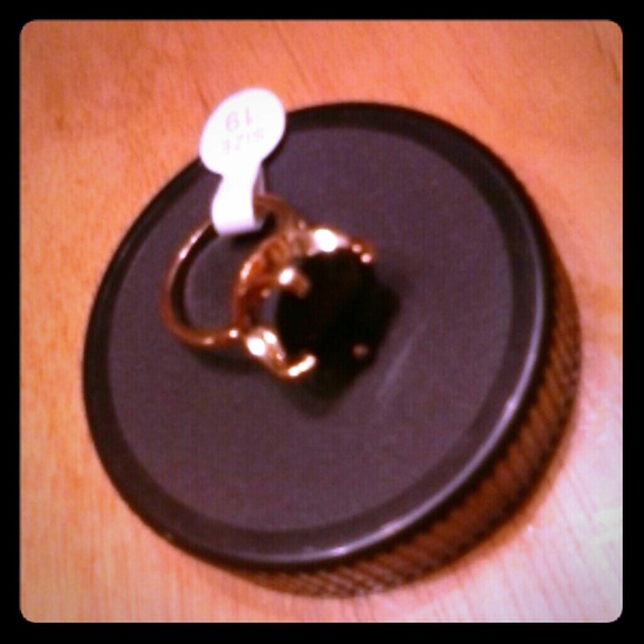 Fashion gemstone ring