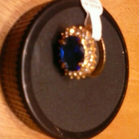 Fashion ring