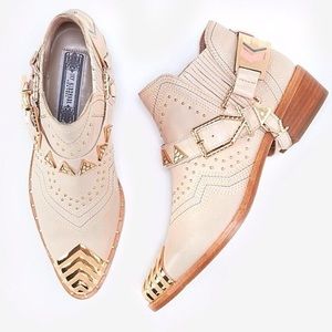 Ivy Kirzhner nude santa fe western booties