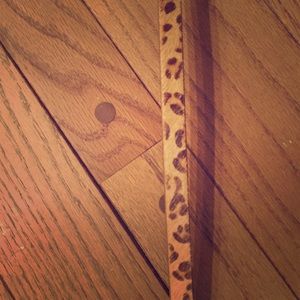 Gap leopard print belt