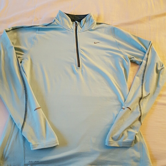 Nike Tops - Trade!! Nike running top
