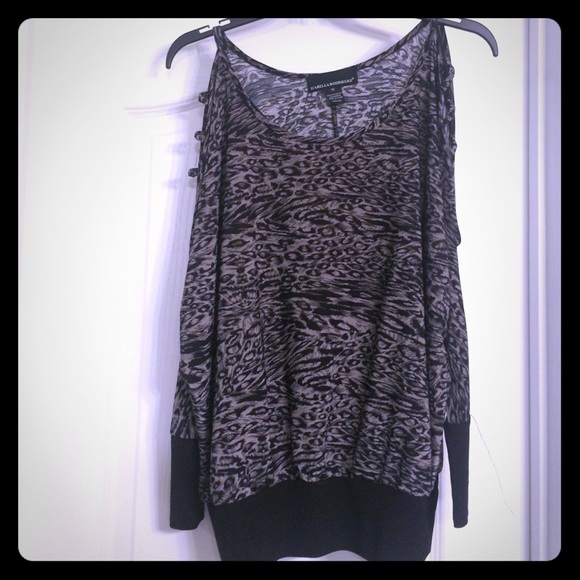 Animal print open shoulder black/tan blouse. Fun!