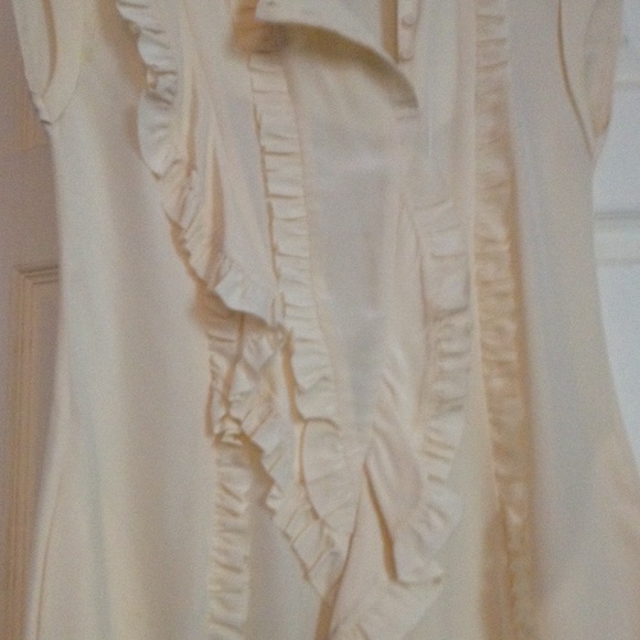 BCBG Maxaria cream colored long blouse. Size XS - Picture 2 of 4