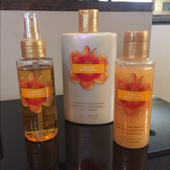 Victoria's Secret Amber Romance Set