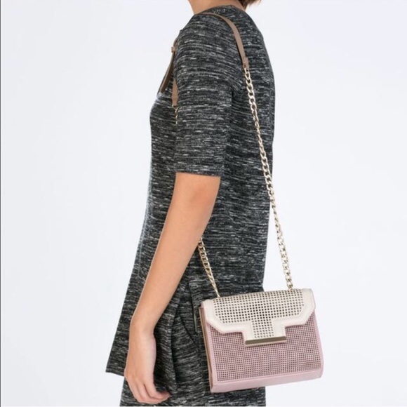 Zara Handbags - Zara messenger purse