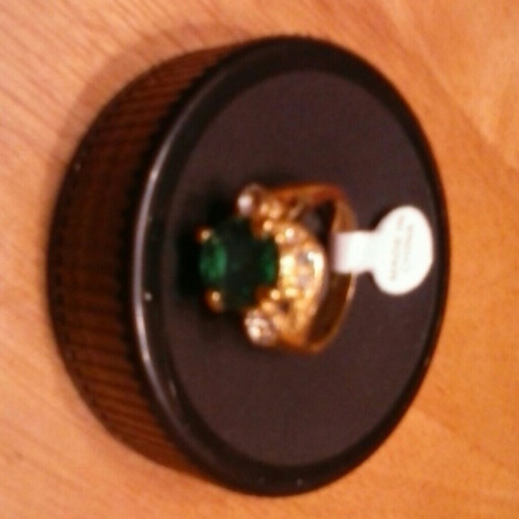 Fashion ring