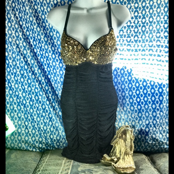 B-Sharp Dresses & Skirts - Bodycon Sequin Party Dress 🌞