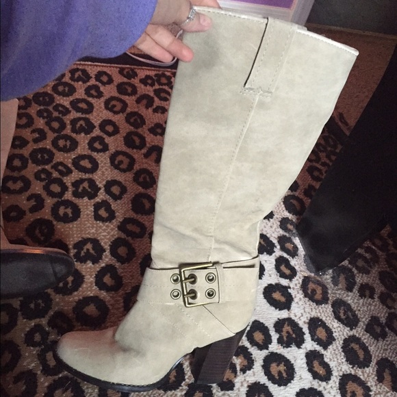 LIMITED SALE 🎉🎉 BIEGE BOOTS