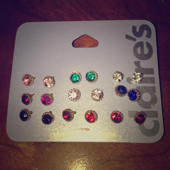 Claire Earrings! 😍 9 pairs!