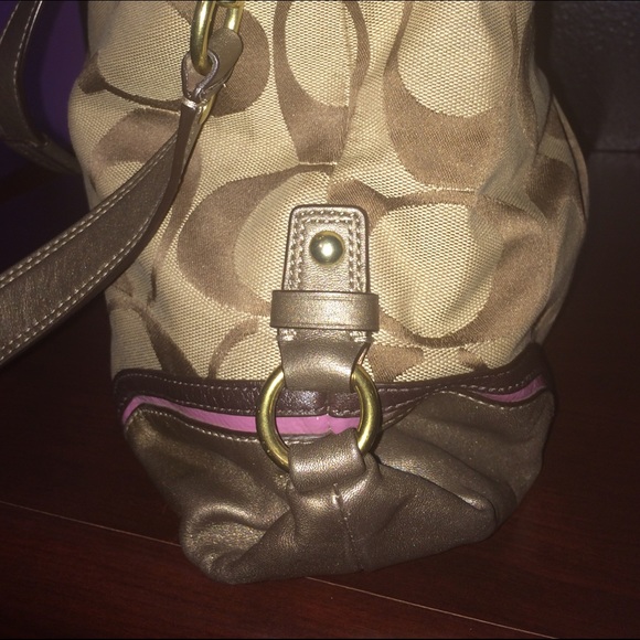 Metallic Coach Signature Purse with Purple trim - Picture 2 of 4