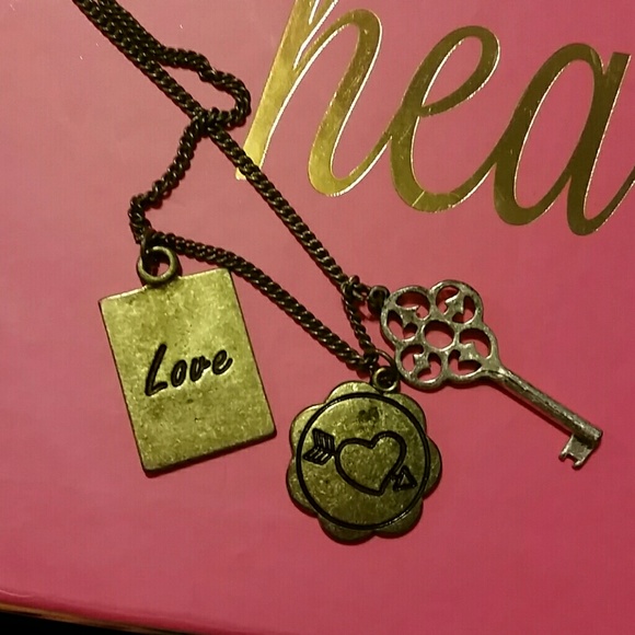 🎀Necklace Bundle🎀 - Picture 3 of 4