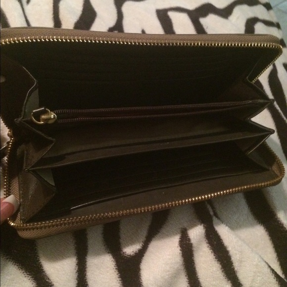 Metallic with Purple trim signature wallet - Picture 2 of 3