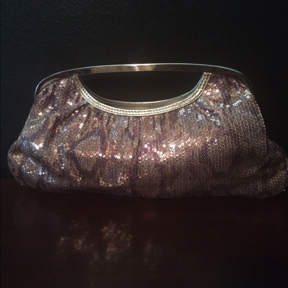 (2 for $50 listing)🆕Sequined Gold metallic clutch - Picture 1 of 3