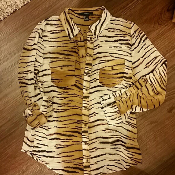 NWOT sassy tiger stripped shirt