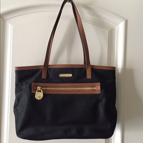 Michael Kors Handbags - Michael Kors Shoulder bag