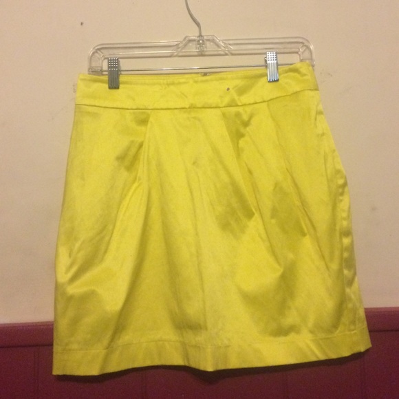 Bright yellow pencil skirt