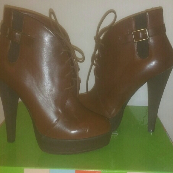 👢👢Size 8 Charles by Charles David Bootie - Picture 2 of 3