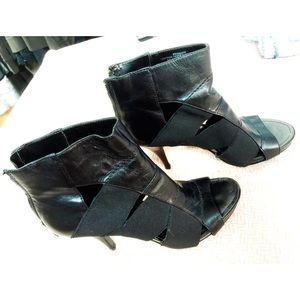 *ON HOLD - DO NOT BUY* Nine West High Heel Booties
