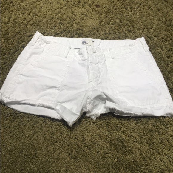 American eagle white shorts